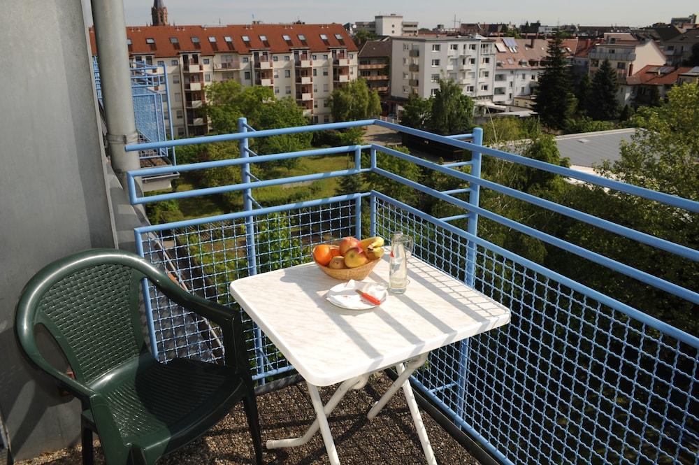 Acora Karlsruhe Zentrum Living The City ภายนอก รูปภาพ