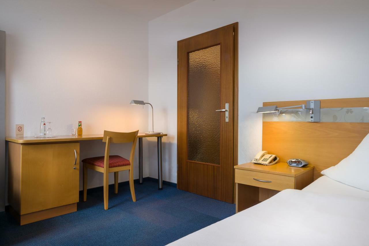 Acora Karlsruhe Zentrum Living The City ภายนอก รูปภาพ